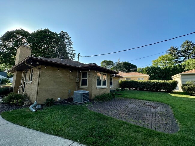 Building Photo - 2378 N 103rd St