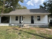 Building Photo - 424 Dyer Ave