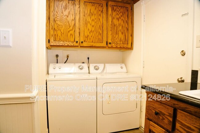 Building Photo - 6509 Donegal Dr