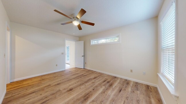 Building Photo - 620 Segovia Rd