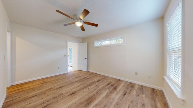 Building Photo - 620 Segovia Rd