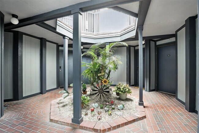 Building Photo - 3966 Atrium Dr