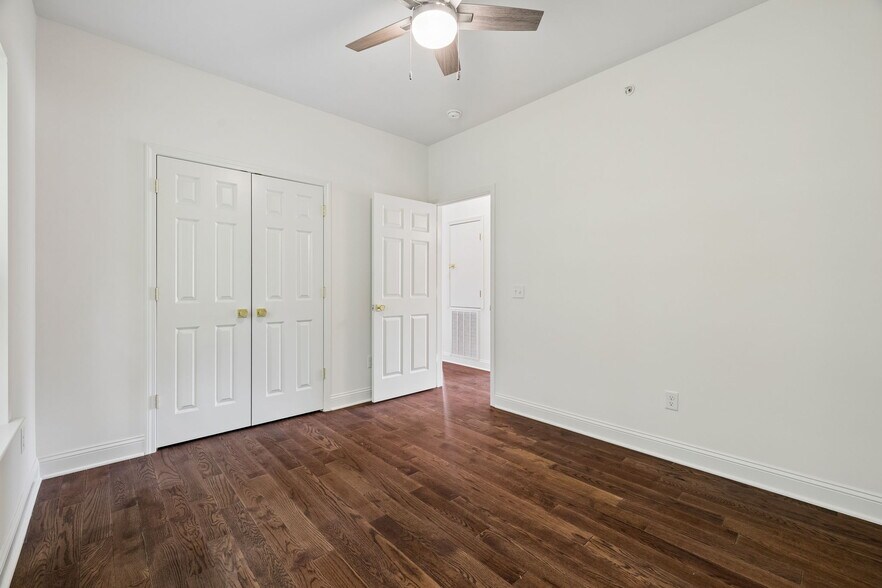 Building Photo - 551 Skyview Dr