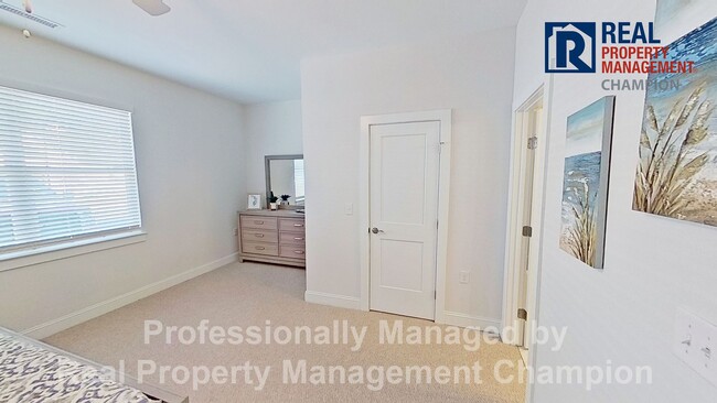 Building Photo - Newly Constructed Luxury Townhomes in Porters Neck