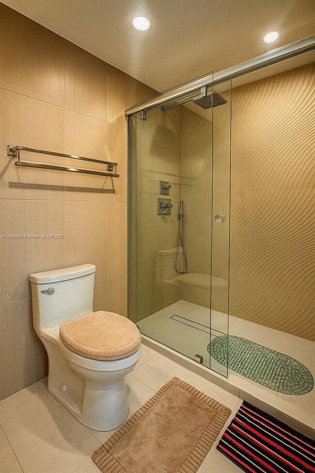 Building Photo - 511 Bayshore Dr