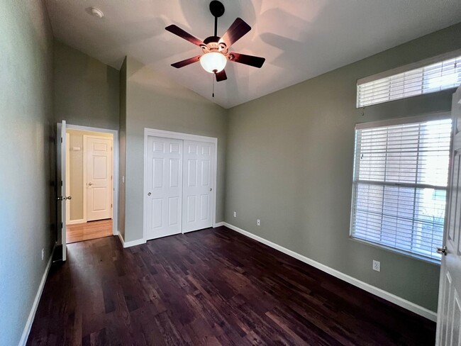 Building Photo - 654 Winery Ct