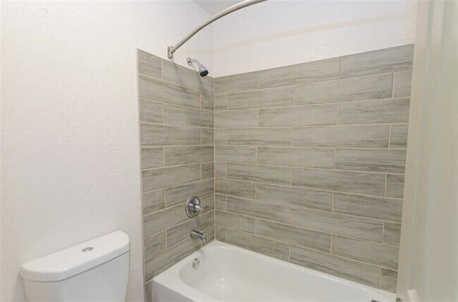 Building Photo - 730 Franklin Gateway SE