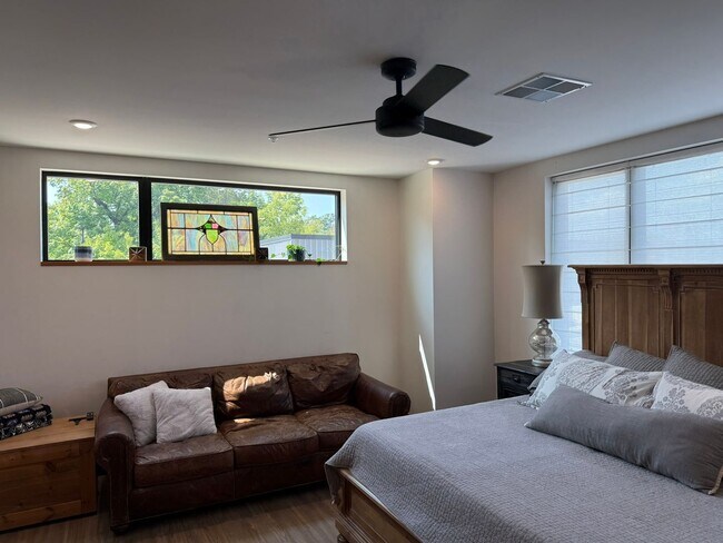 Building Photo - 100 Quartz Knl