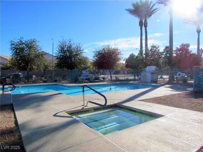 Building Photo - 2185 Polynesia Cir
