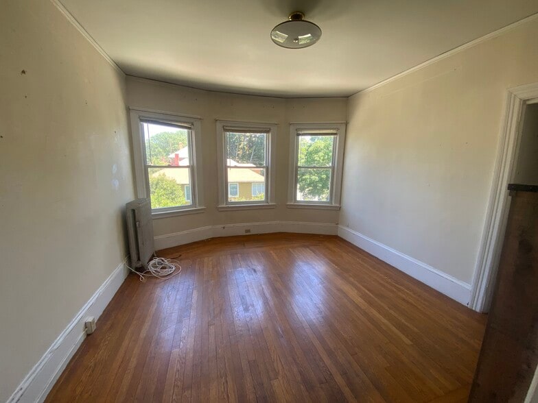 Building Photo - 86 Hilltop Ave