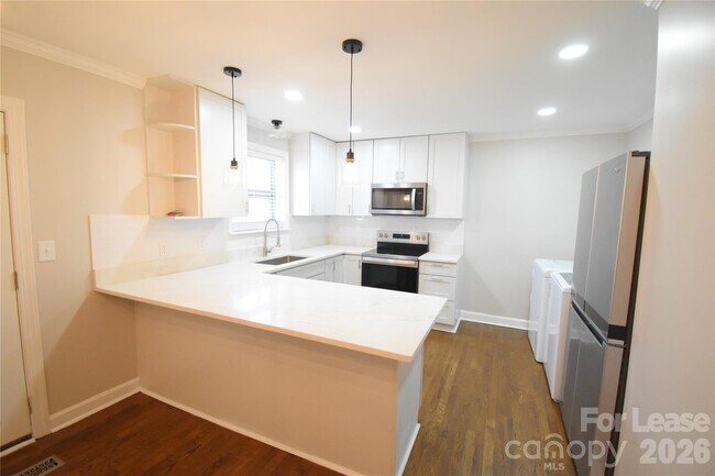 Building Photo - 4201 University Dr