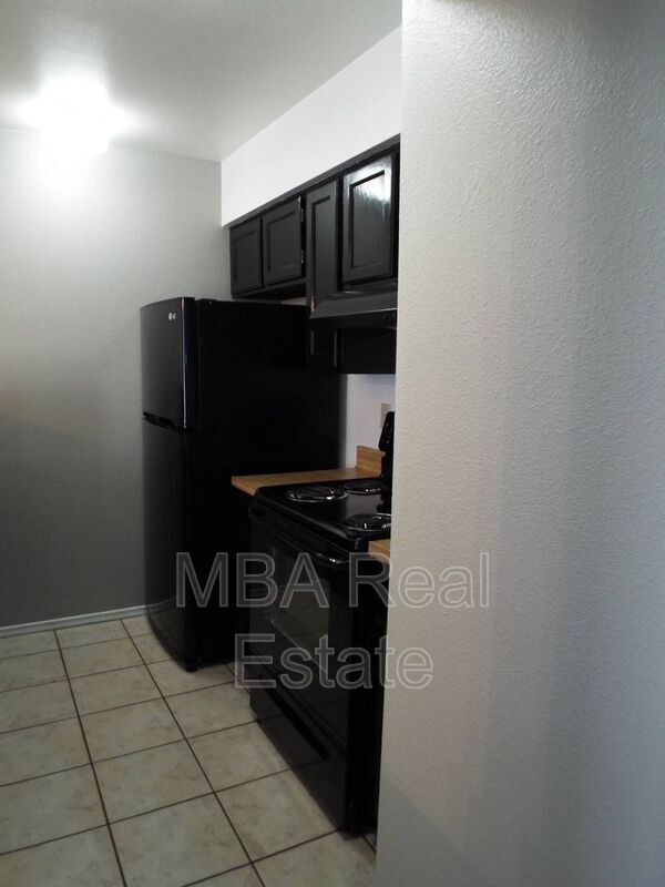 Building Photo - 1688 W Village Way