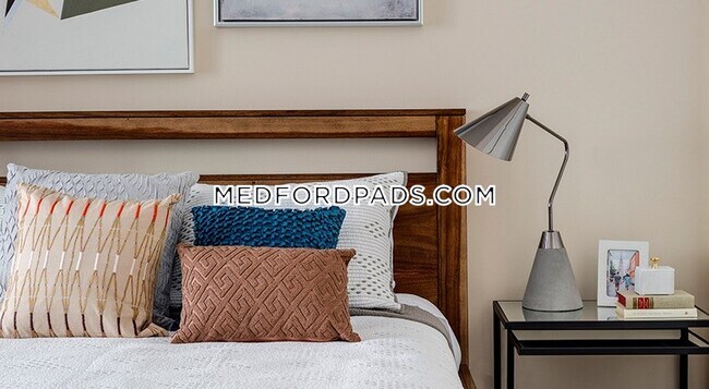 Building Photo - 50 STATION LANDING