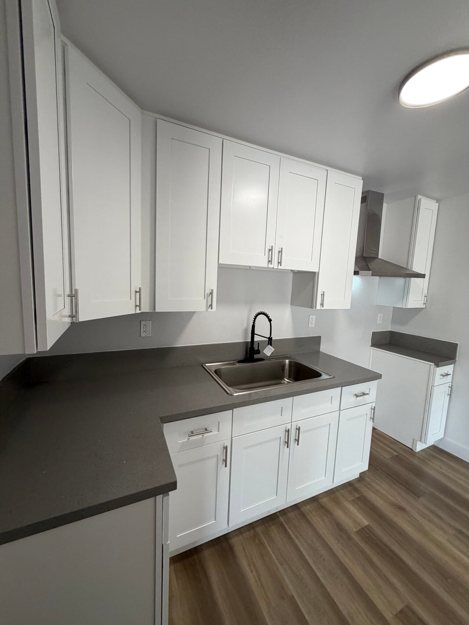 Building Photo - 1207 W 39th Pl