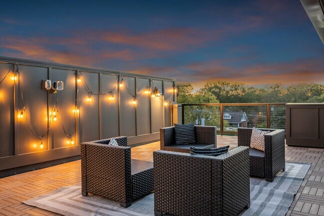 Building Photo - 1701 Portland Ave