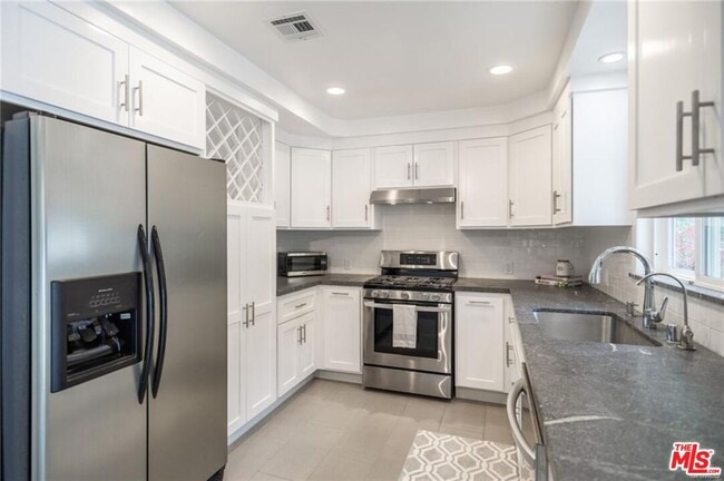 Building Photo - 3720 Ventura Canyon Ave