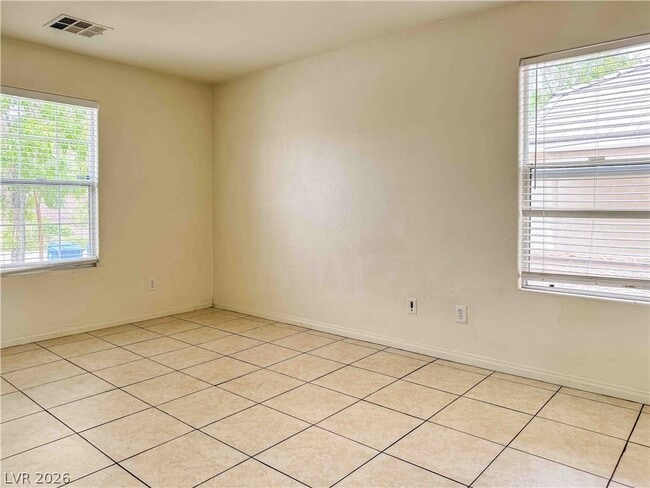 Building Photo - 10633 Foggy Glen Ave