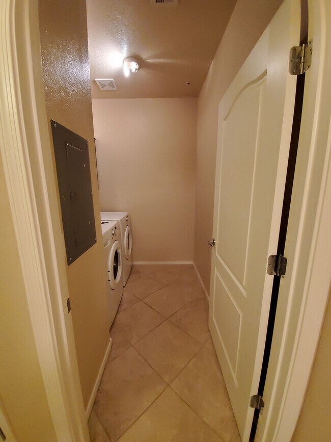 Laundry room - 17150 N 23rd St