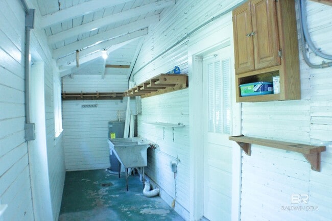 Building Photo - 207 NW 1st St