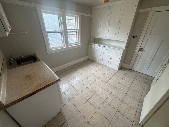 Building Photo - 2639 N 55th St