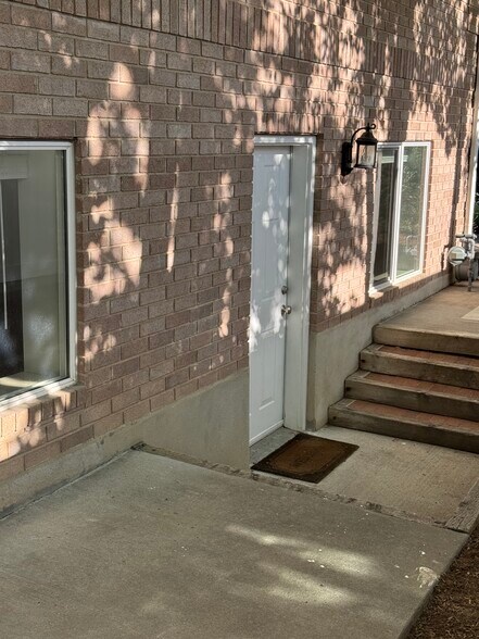 Building Photo - 1117 E 200 S
