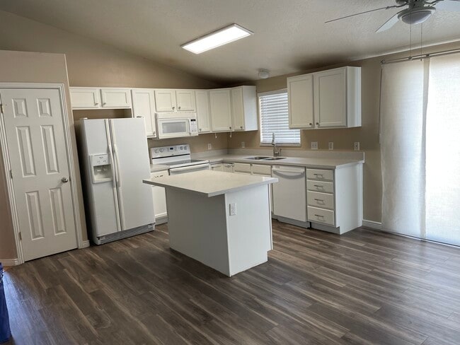 Building Photo - 2406 E 1170 S