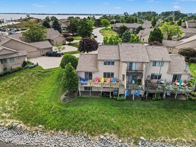 Building Photo - 1410 E Harbour Towne Cir