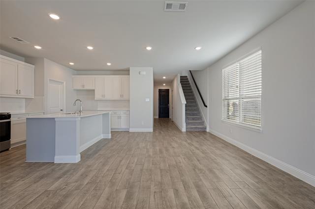 Building Photo - 724 Amenduni Ln