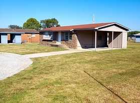 Building Photo - Beard Estates Rental Homes