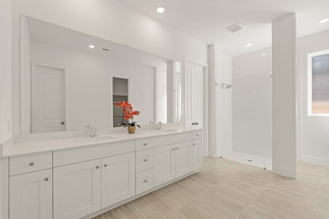 Building Photo - 31039 Vintage Crk Ln