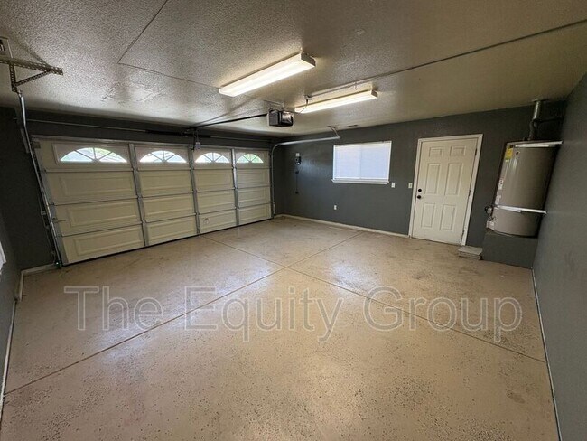 Building Photo - 1040 N Sumter Ct