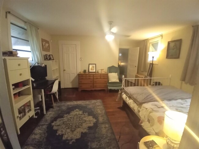 Building Photo - 1032 Curran St NW