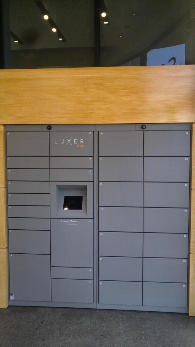 Building Photo - 133 The Promenade N