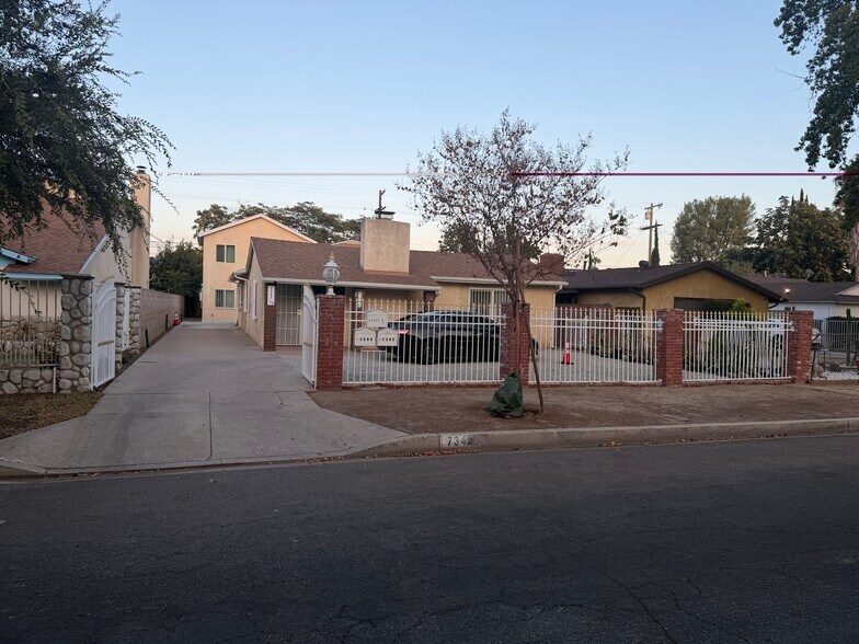 Building Photo - 7344 Balcom Ave