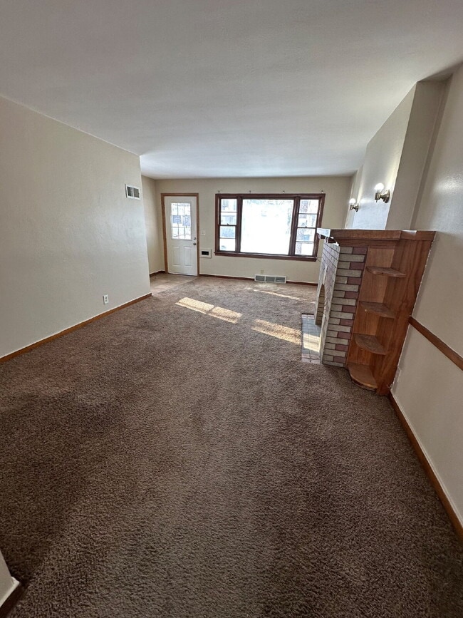 Building Photo - 857 9th St