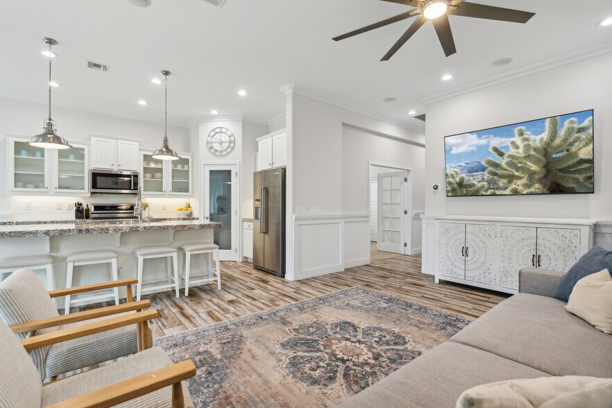 Building Photo - 10560 E Nichols Ave