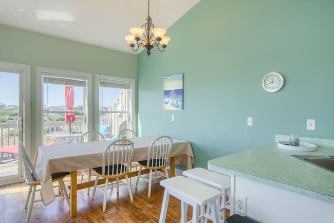 Building Photo - Coastal Duplex with Stunning Water Views —...