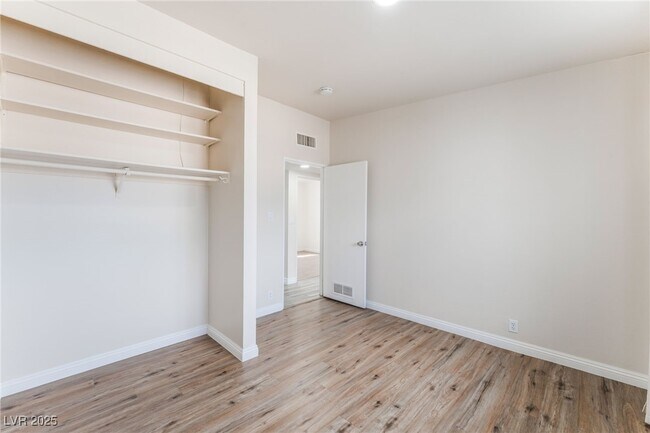 Building Photo - 2629 Hickey Ave