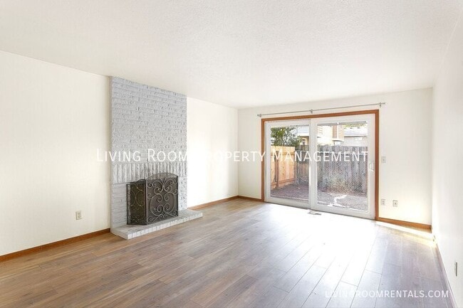 Building Photo - 9811 SW 49th Ave