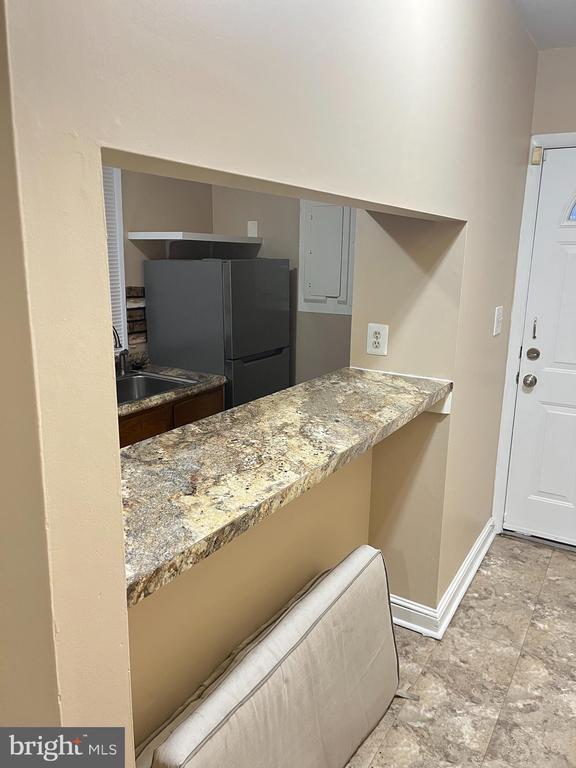 Building Photo - 516 N Patterson Park Ave