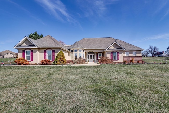 Primary Photo - One Level Home in New London