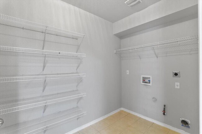 Building Photo - 2539 Pearson Way