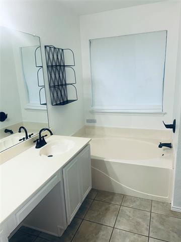 Building Photo - 702 Kristi Ln