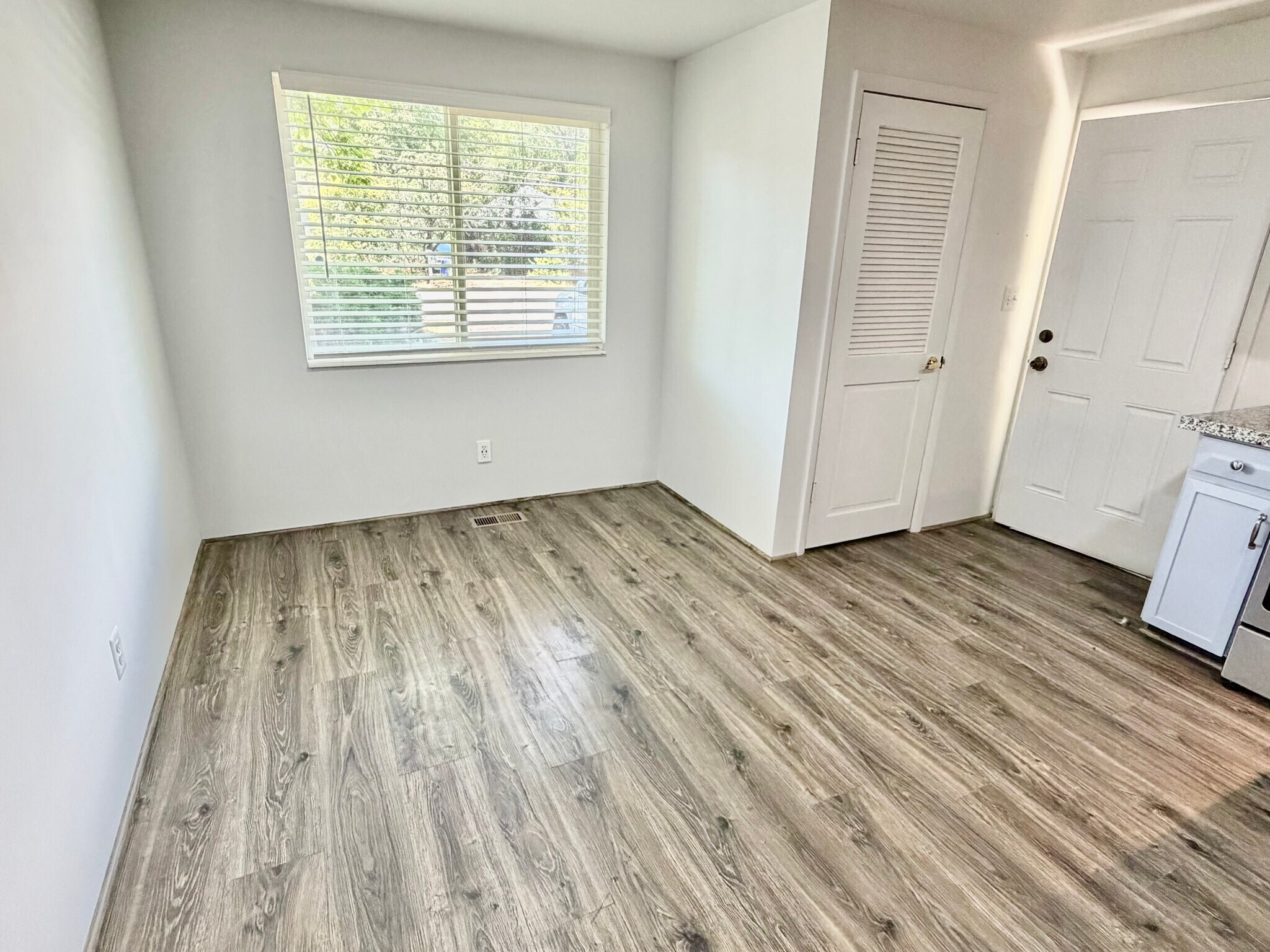 Building Photo - 3971 S 400 E