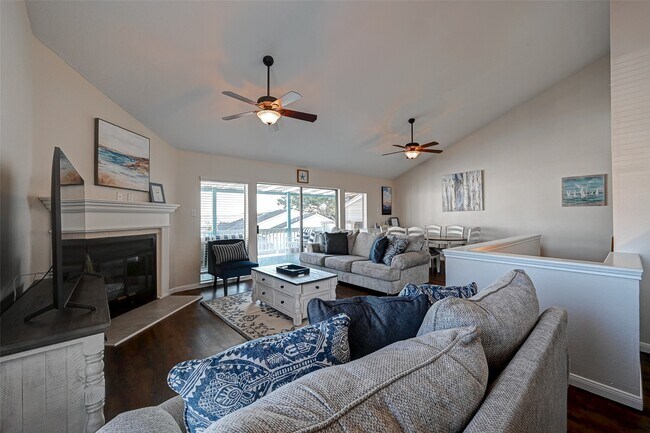 Building Photo - 88 Lakeview Village