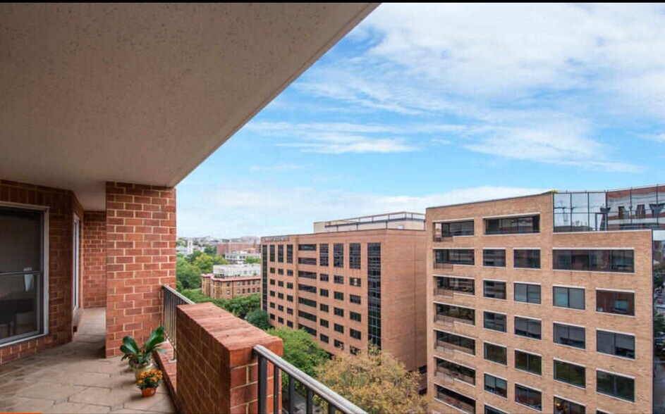 Building Photo - 1230 23rd St NW