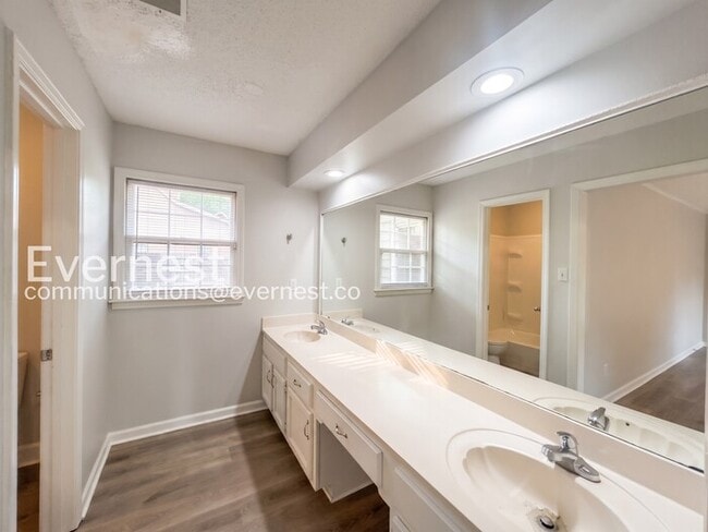 Building Photo - 4176 Chesapeake Way