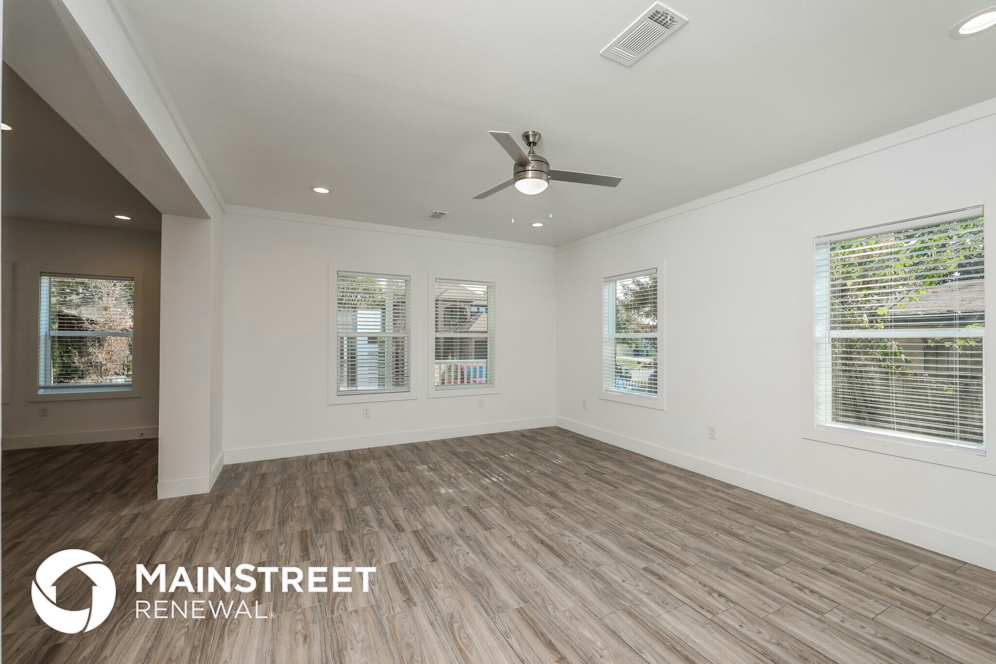 Building Photo - 3733 Vineyard Dr