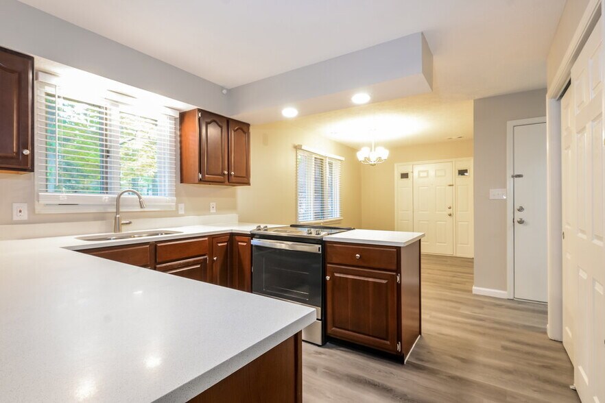 Building Photo - 7419 Cherryhill Dr