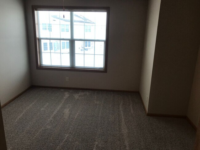 Building Photo - 3720 Tiverton Ct.